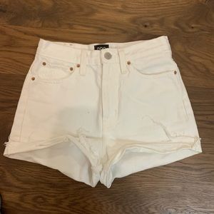BDG WHITE DENIM SHORTS